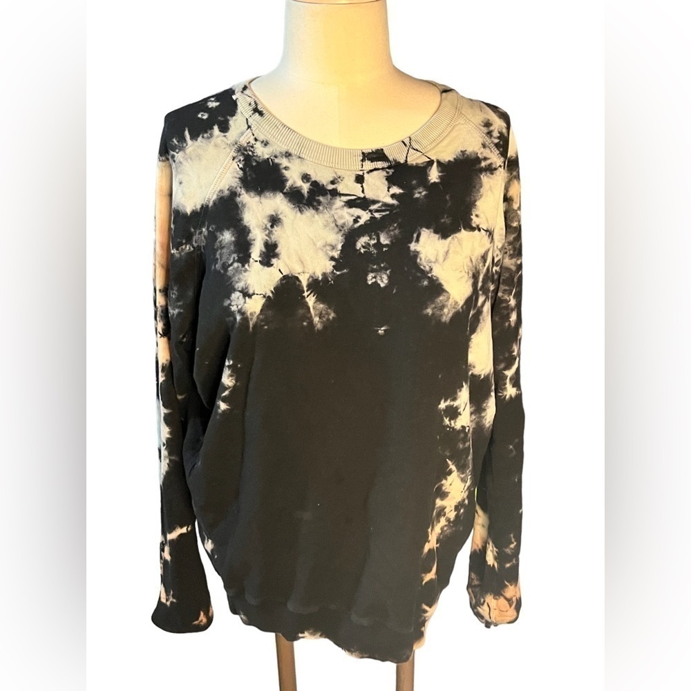 Oli Viv reverse tie dye crewneck sweatshirt